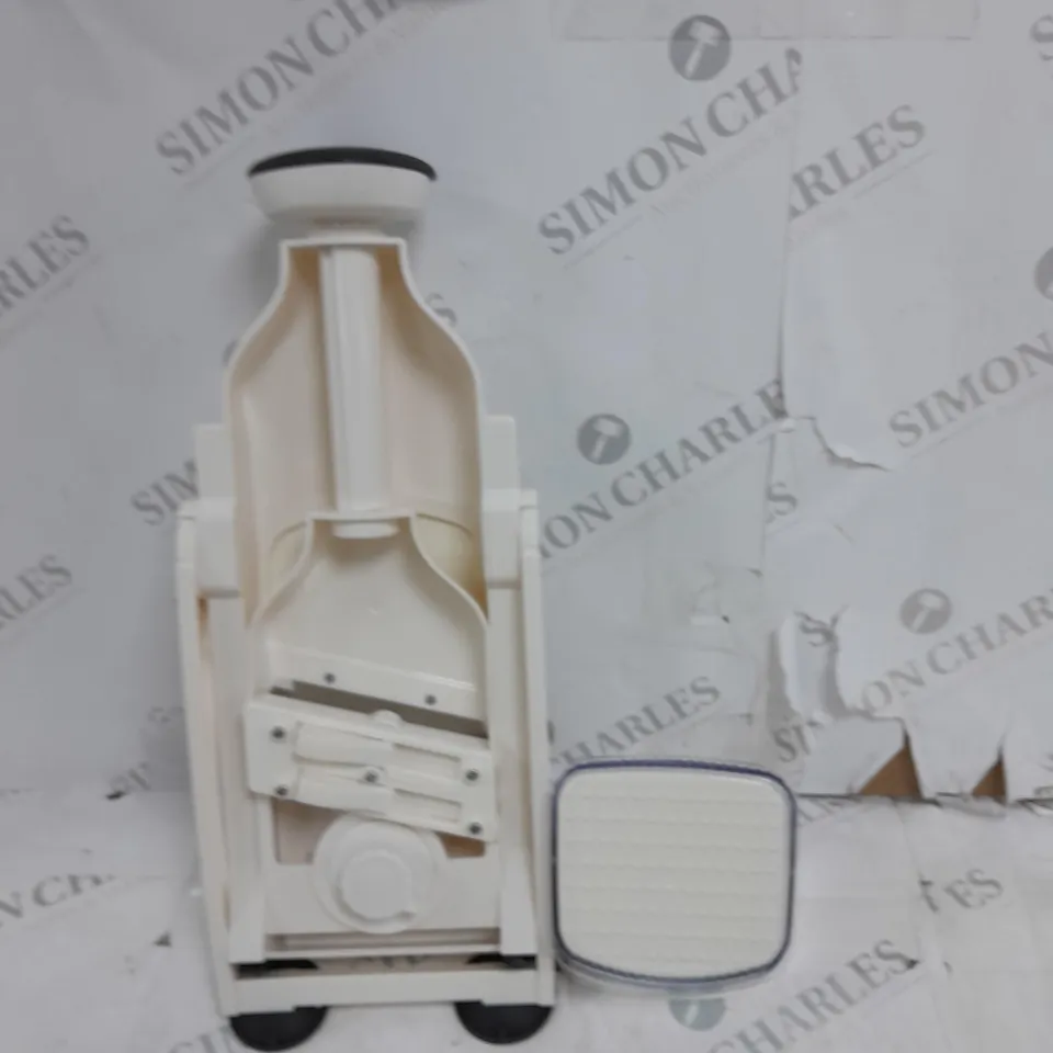 COOK'S ESSENTIALS VERTICAL MANDOLINE - WHITE