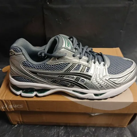 BOXED PAIR OF ASICS RUNNING SHOES – UK SIZE 8.5