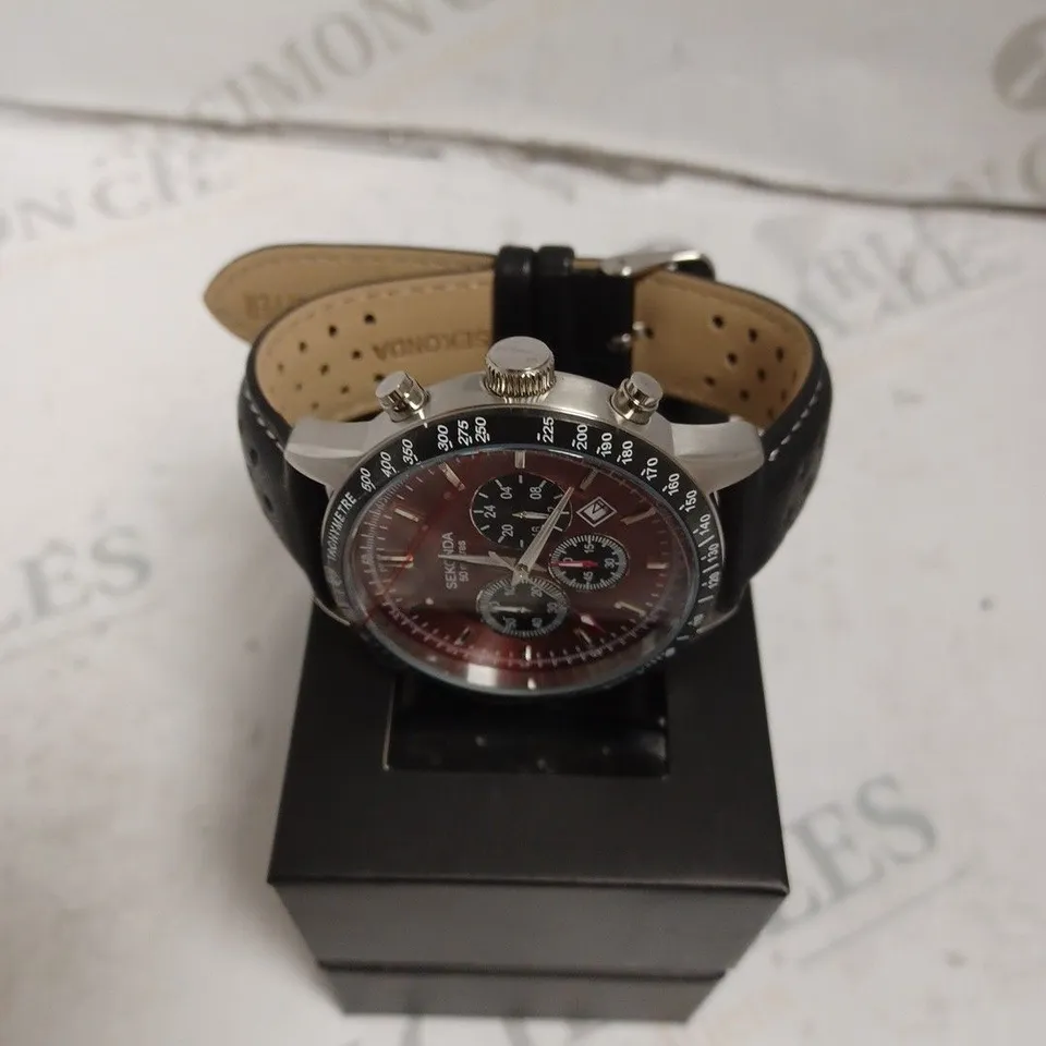 BOXED SEKONDA GENTS CHRONOGRAPH RED SPORTS WATCH WITH GENUINE LEATHER STRAP - JAPAN MOVEMENT - 5ATM. 