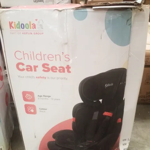 BOXED KIDOOLA CHILDRENS CAR SEAT - BLACK