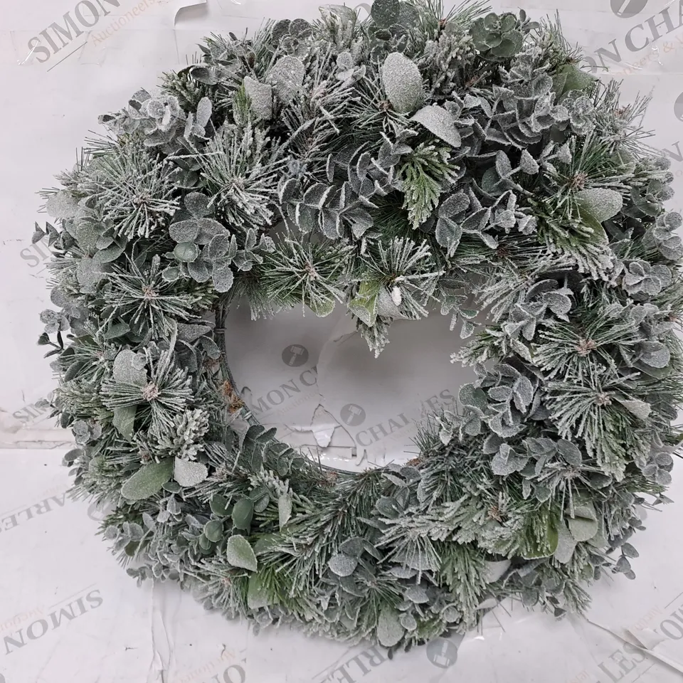 KELLY HOPPEN GREEN WRAITH DECORATION