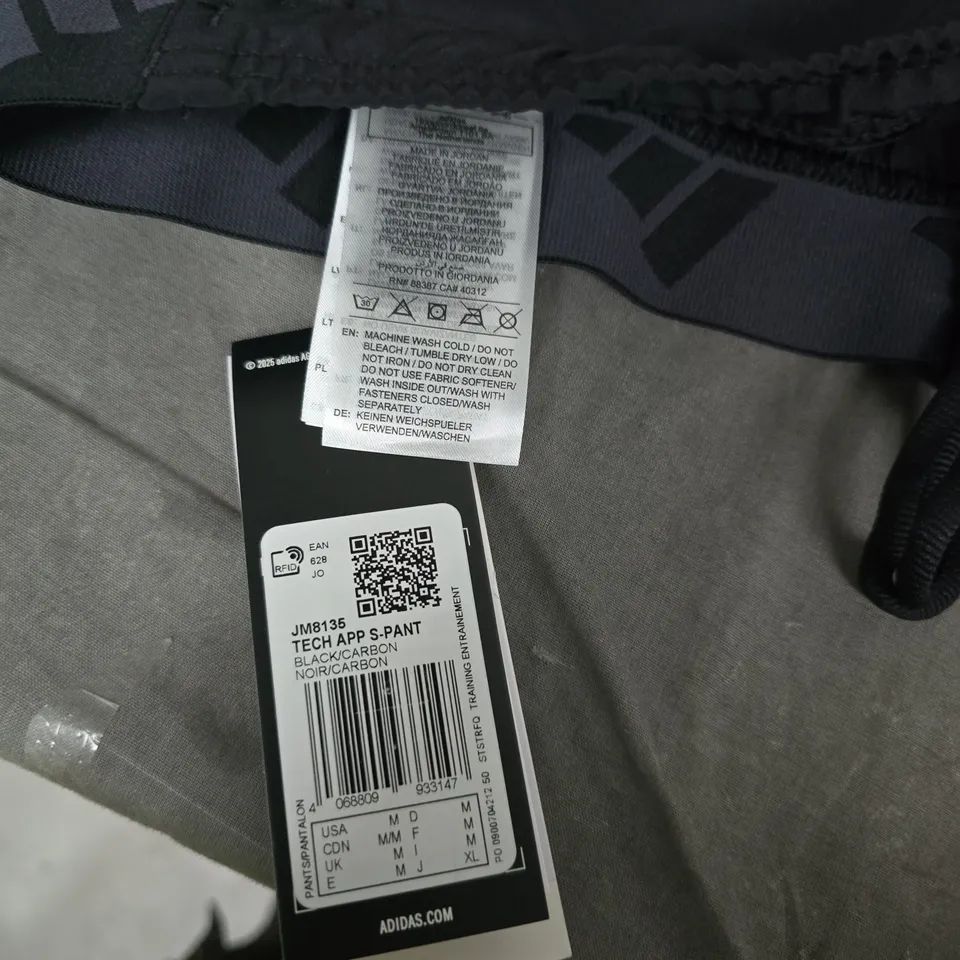 ADIDAS TECH APP PANT – MEN'S, BLACK/CARBON, UK M