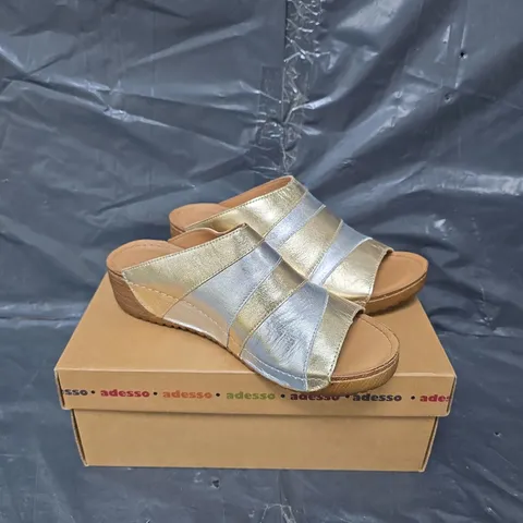 BOXED PAIR OF ADESSO MARI LEATHER MULE SANDAL - SIZE 6