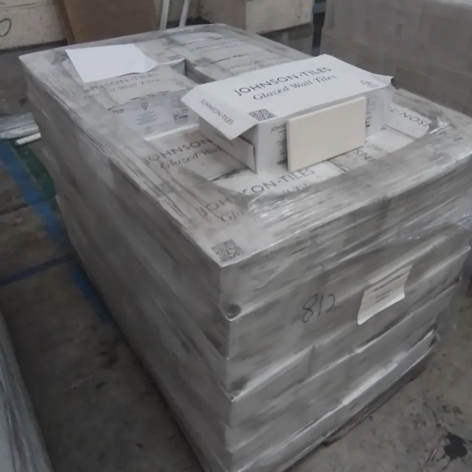 PALLET TO CONTAIN APPROX. 84 X PACKS OF BRAND NEW JOHNSON GLAZED WALL TILES IN CREAM - 40 TILES PER BOX // TILE SIZE: 197 X 97 X 8mm