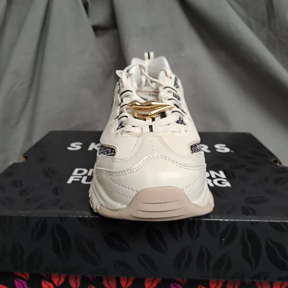 BOXED PAIR OF SKECHERS TRAINERS IN TAUPE SIZE 7