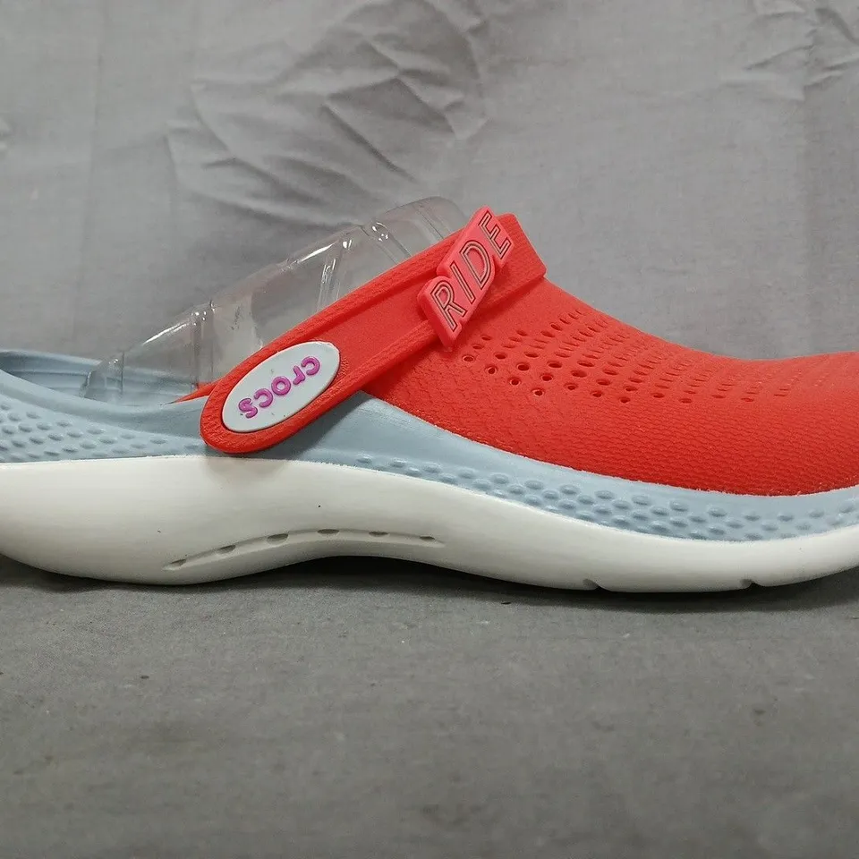 PAIR OF CROCS LITERIDE 360 CLOGS IN RED SIZE UK M7/W8