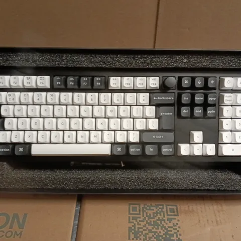 KEYCHRON WIRELESS MECHANICAL GAMING KEYBOARD