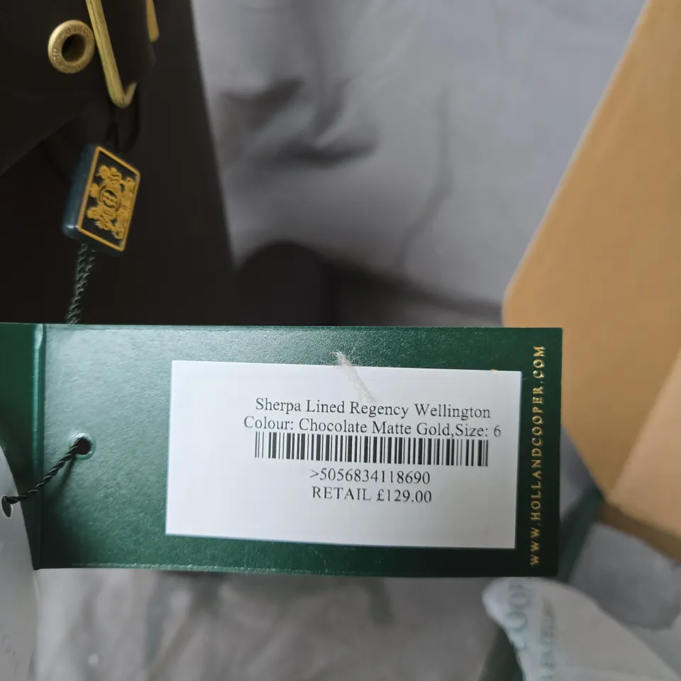 HOLLAND COOPER SHERPA LINED REGENCY WELLINGTON BOOTS – CHOCOLATE MATTE GOLD, UK 6