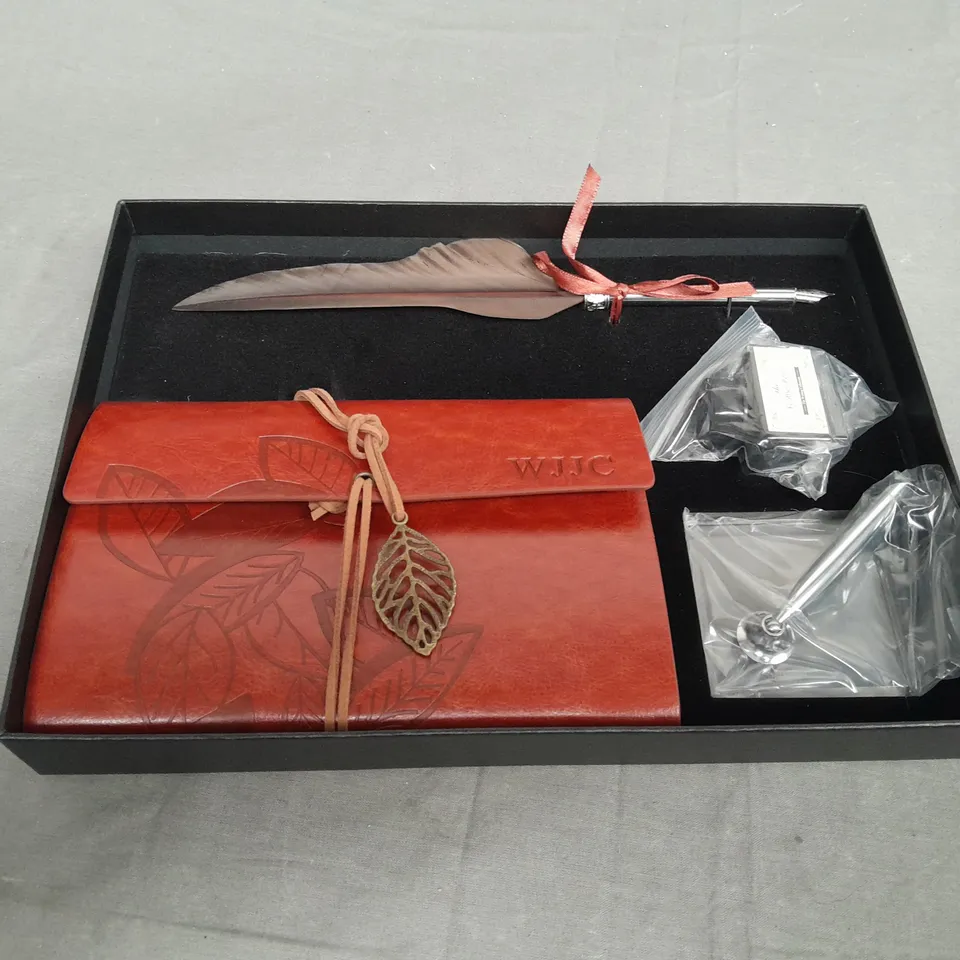 NOTEBOOK & QUILL PEN SET