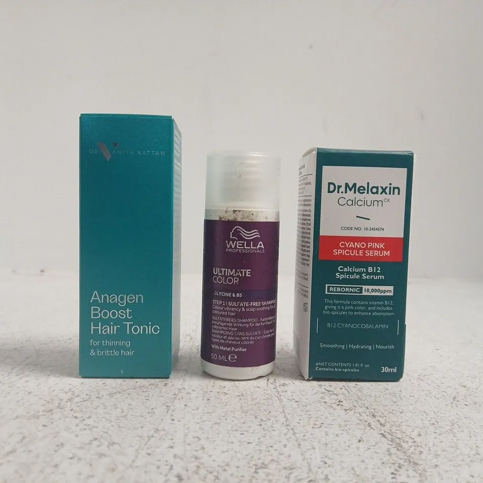 APPROXIMATELY 15 ASSORTED COSMETIC ITEMS INCLUDING VARIOUS MAKES AND BRANDS - COLLECTION ONLY