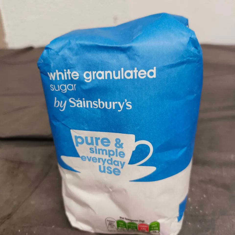 APPROXIMATELY 12 ASSORTED FOOD ITEMS INCLUDING WHITE SUGAR AND BEBETO BIG MIX