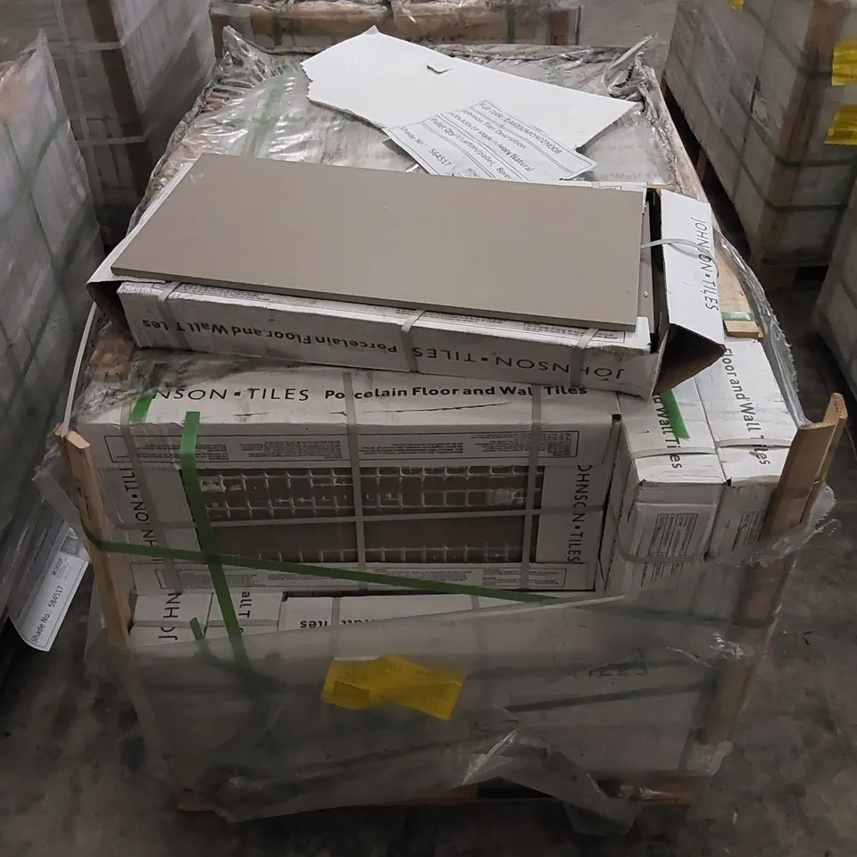 PALLET TO CONTAIN APPROX 32 X CARTONS OF JOHNSON PORCELAIN FLOOR AND WALL MODERN IVORY NATURAL TILES - 8 TILES PER CARTON // TILE SIZE: 600 X 300 X 10mm