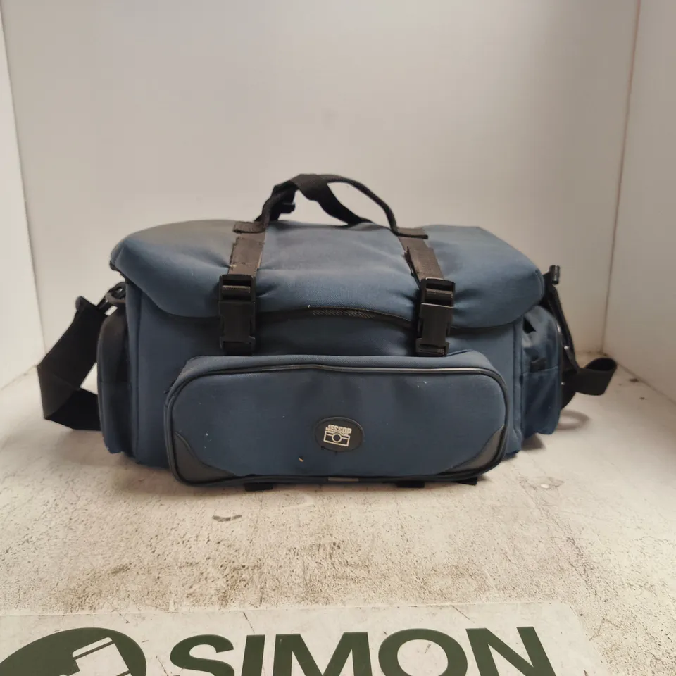 NIKON SLR CAMERA WITH JESSOP BAG AND ACCESSORIES TO INCLUDE TAMRON LENS + NIKON TELECONVERTOR TC - 200 ETC