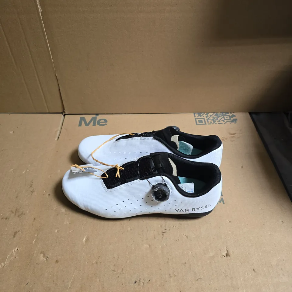 VAN RYSEL ROAD CYCLING SHOES - UK SIZE 8 