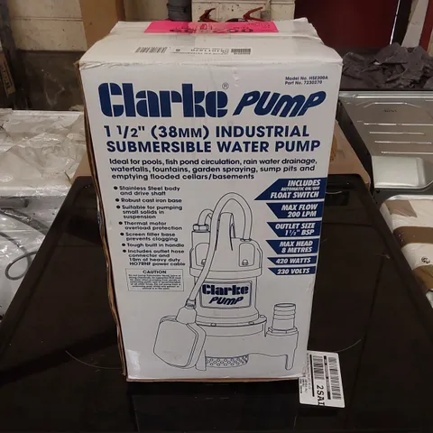 BOXED CLARKE HSE200A 1½" 420W 200LPM 8M HEAD SUBMERSIBLE WATER PUMP WITH FLOAT SWITCH (230V)