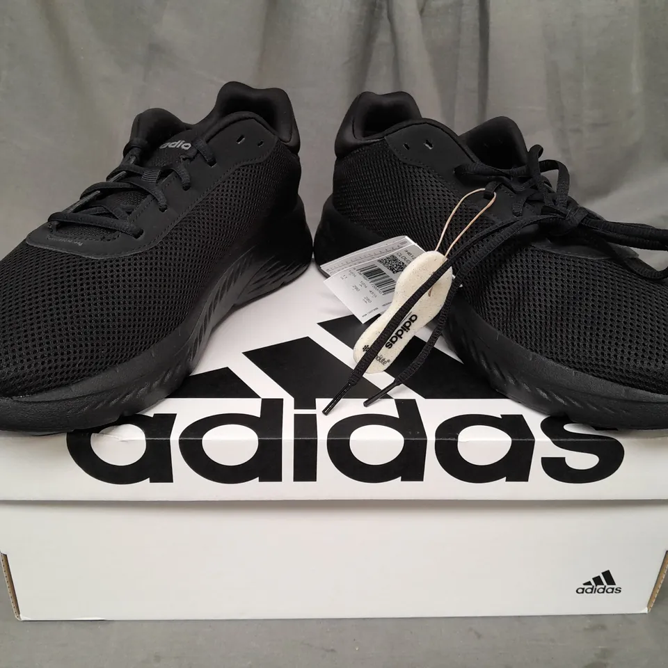 BOXED PAIR OF ADIDAS CLOUDFOAM COMFY SHOES IN BLACK UK SIZE 10.5