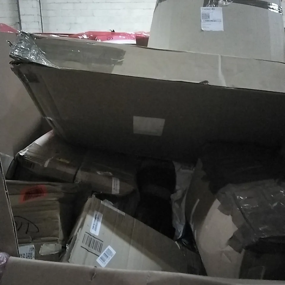 PALLET OF HOUSEHOLD ITEMS TO INCLUDE THE SEAHORSE BARQUE,TOILET SEATS, ARM REST PILLOW AND OTHER ASSORTED ITEMS...