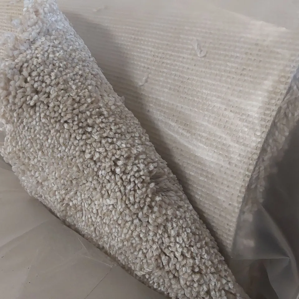 ROLL OF QUALITY FIRST IMPRESSIONS PEACEFUL CARPET - APPROXIMATELY 3 x 4m