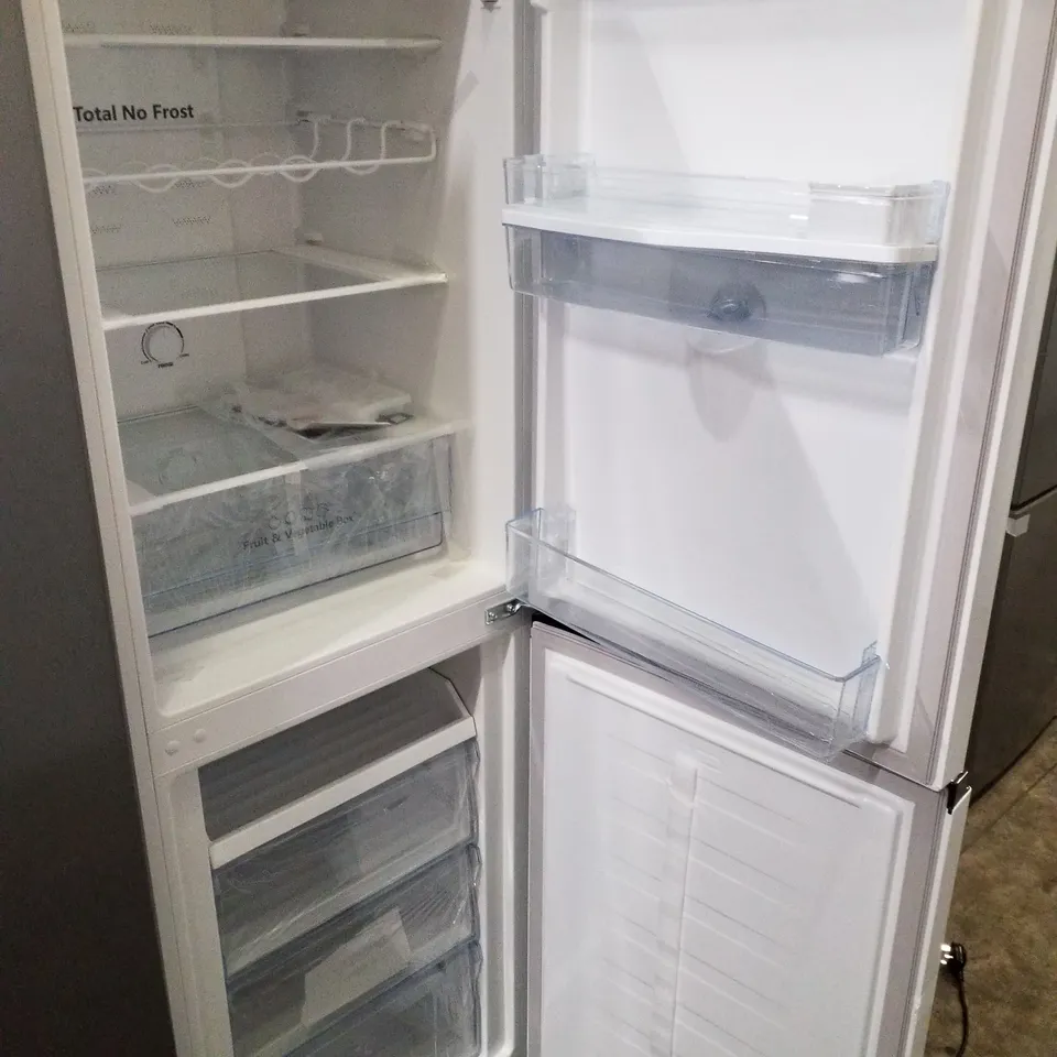 HISENSE 55CM FREESTANDING 50/50 FRIDGE FREEZER, WHITE RB327N4WWE - UNPROCESSED RAW RETURN