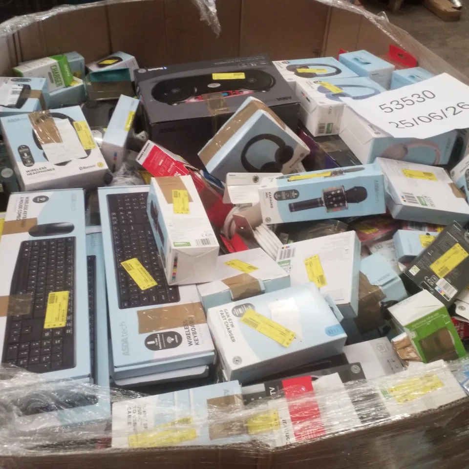 PALLET CONTAINING ASSORTED ELECTRICAL RETURNS INCLUDING UNIVERSAL TV STAND, KARAOKE MIC, AERIAL,  BLUETOOTH CD BOOMBOX & HEADPHONES