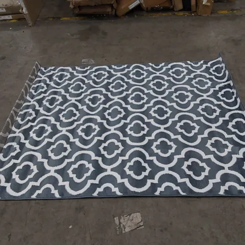 MIST TRADITIONAL RUG - BLUE // SIZE: 160 X 220cm