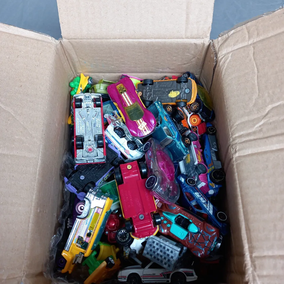 BOX OF ASSORTED HOT WHEELES CARS