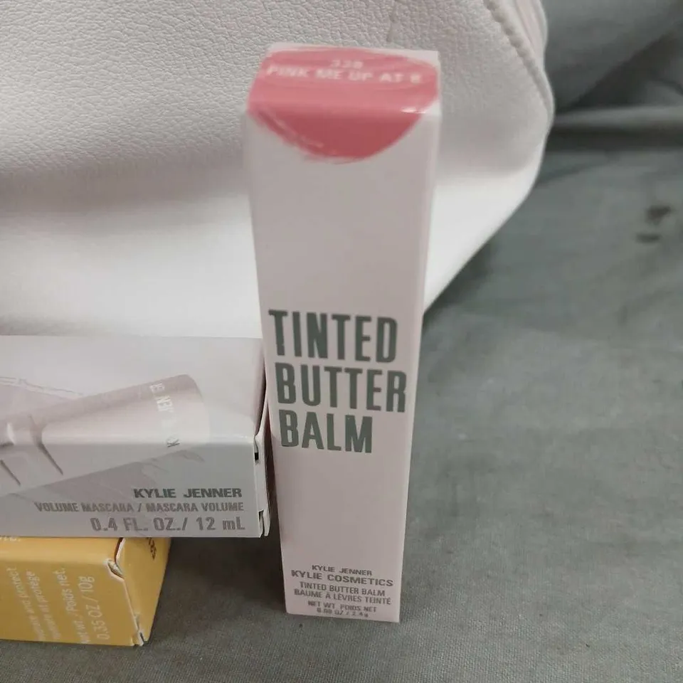 KYLIE JENNER COSMETICS SET – GLOSSY LIP KIT, SETTING SPRAY MATTE FINISH, LIPBUTTER & TINTED BUTTER BALM