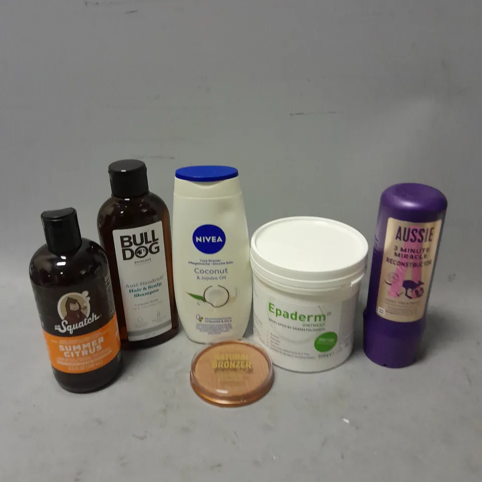 APPROXIMATELY 20 ASSORTED HEALTH & BEAUTY ITEMS TO INCLUDE - BULLDOG SHAMPOO, AUSSIE 3 MINUTE MIRACLE AND EPADERM OINTMENT