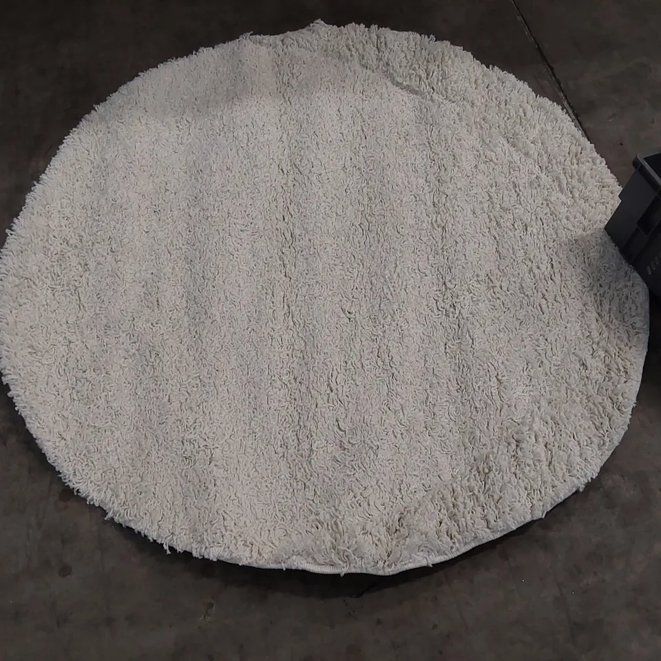 BRAND NEW BAGGED PACO HOME TWISTER RUG - 120cm D