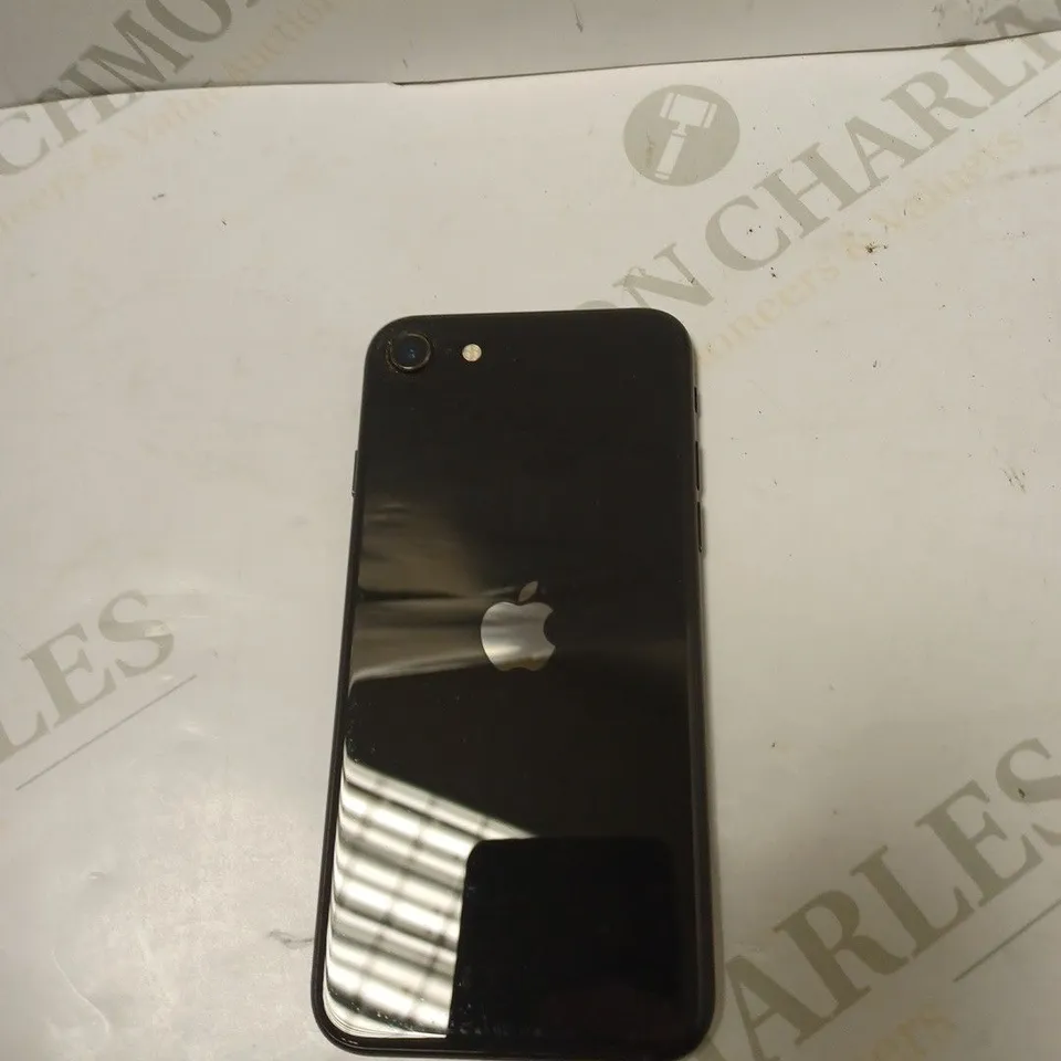 BOXED APPLE IPHONE SE IN BLACK 64GB