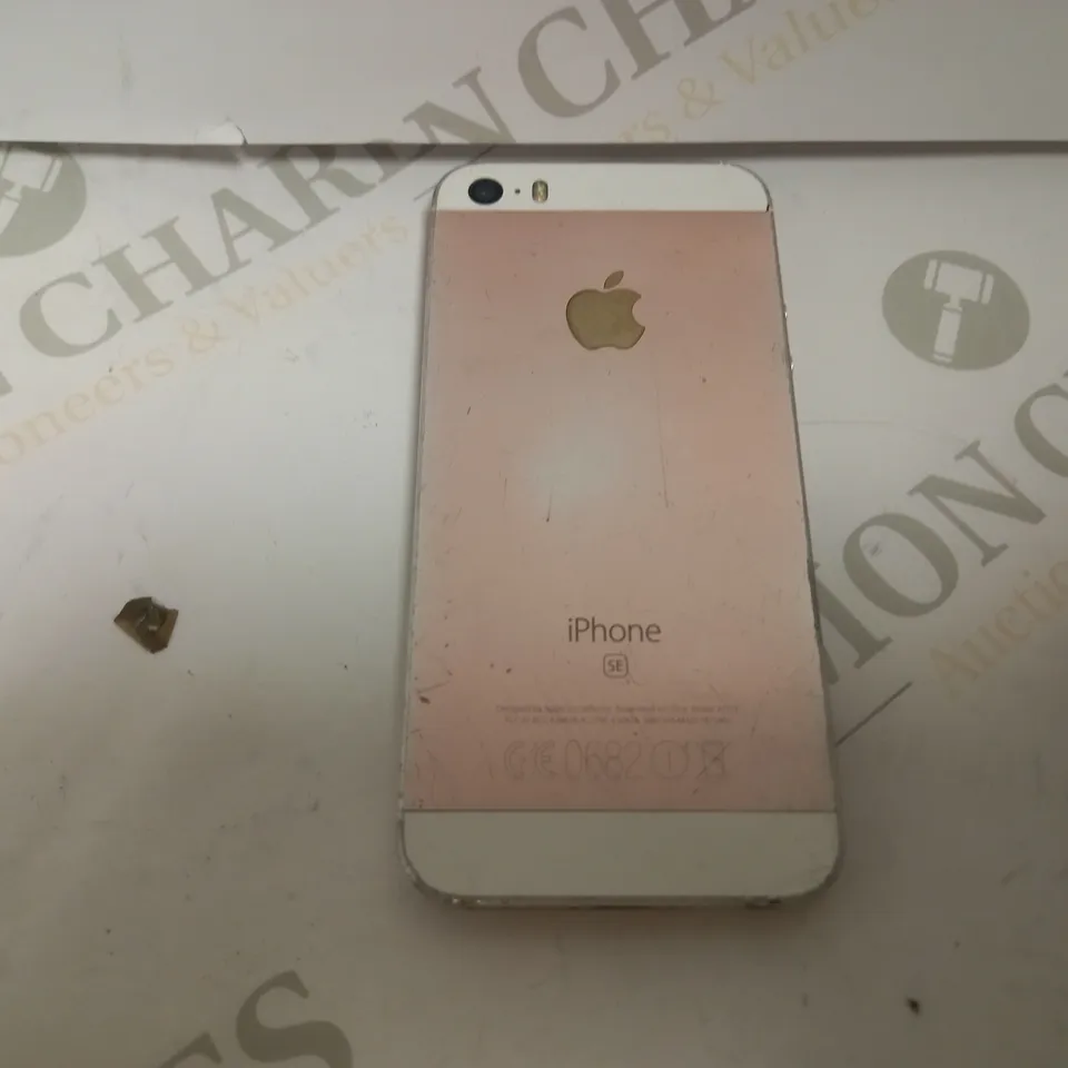 APPLE IPHONE SE (1ST GENERATION) - PINK