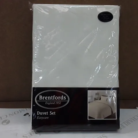 BRAND NEW BRENTFORD DUVET SET - KING SIZE (SATIN CREAM)