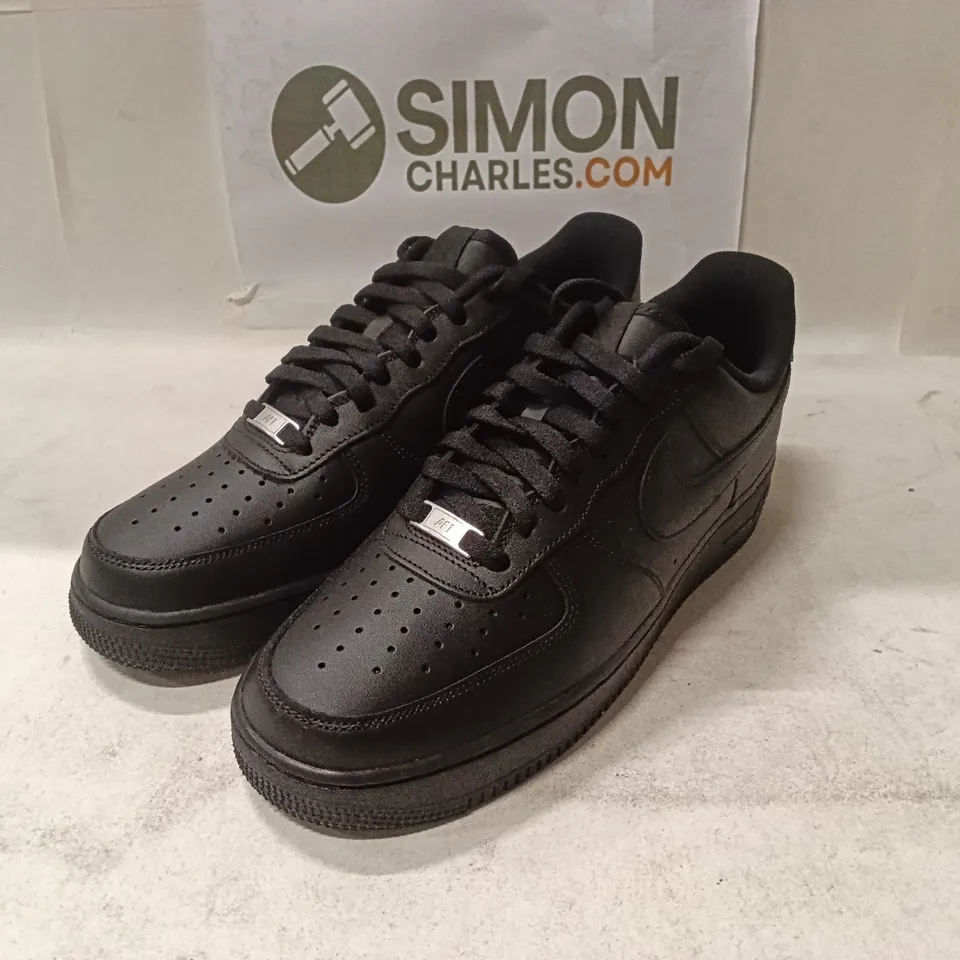 NIKE AIR FORCE 1 '07 BLACK/BLACK – UK 9 (US 10)
