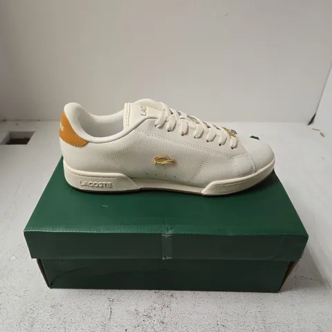 LACOSTE CARNABY CUP TRAINERS – OFF WHITE LEATHER, UK 8 