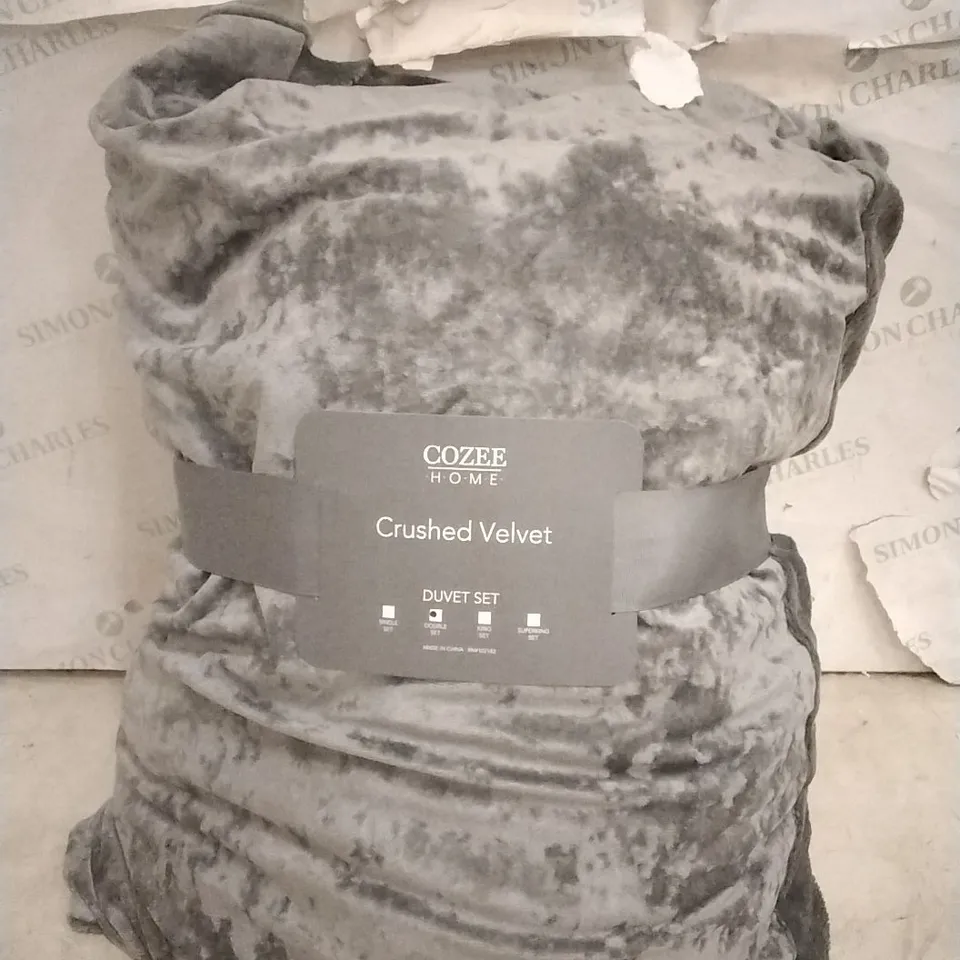 BOXED COZEE HOME CRUSHED VELVET AND VELVETSOFT 4 PIECE DUVET SET charcoal - double