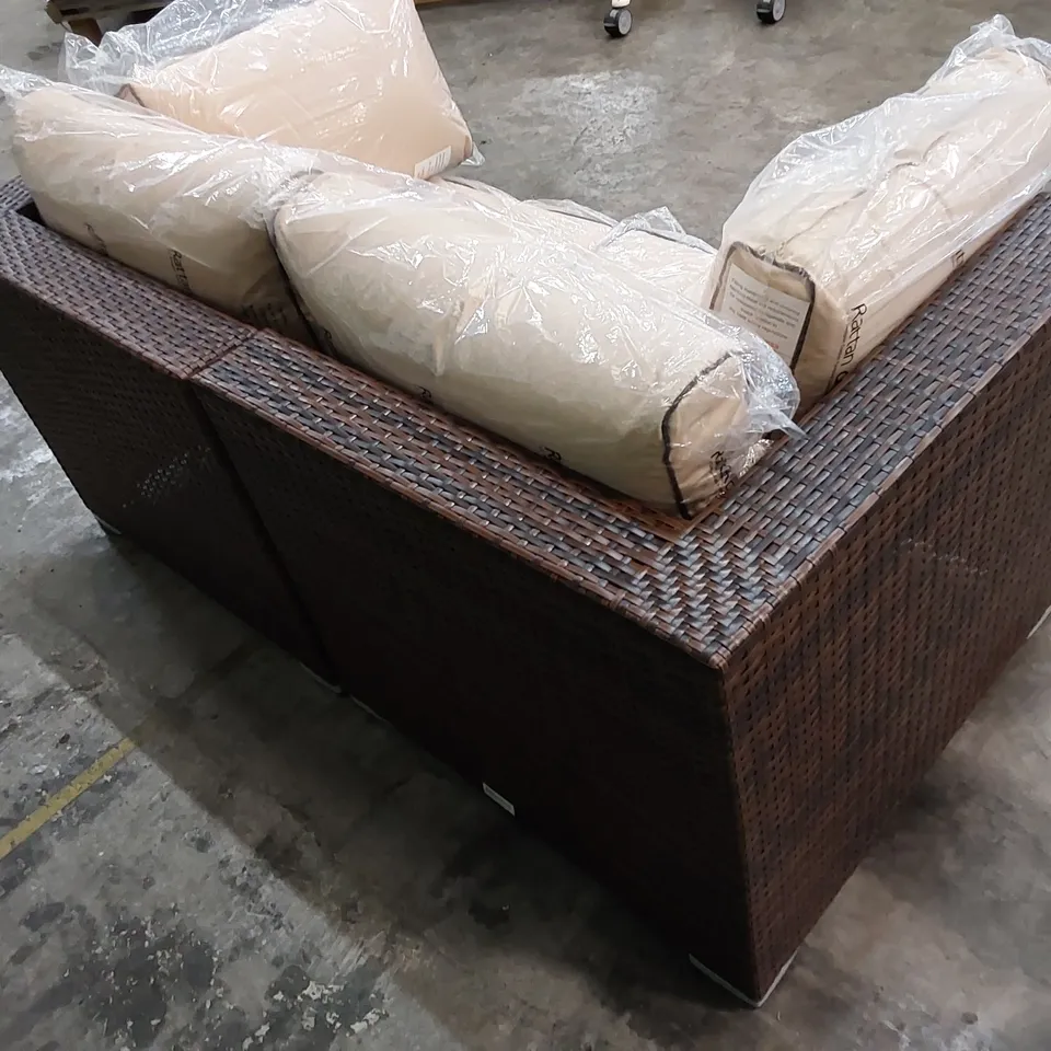 DESIGNER RATTAN 2 SEATER GARDEN/PATIO SOFA IN CHOCOLATE MIX AND COFFEE CREAM COLOUR WITH CUSHIONS