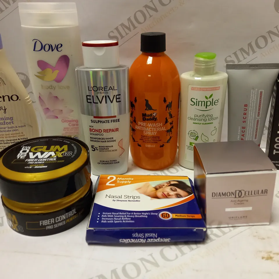LOT OF APPROX 10 ASSORTED BEAUTY PRODUCTS TO INCLUDE L'OREAL ELVIVE BOND REPAIR SHAMPOO, SIMPLE CLEANSING LOTION, DIAMOND CELLULAR ANTI-AGING CREAM, ETC 