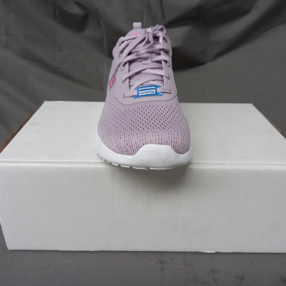 BOXED PAIR OF SKECHERS TRAINERS IN LAVENDER SIZE 6