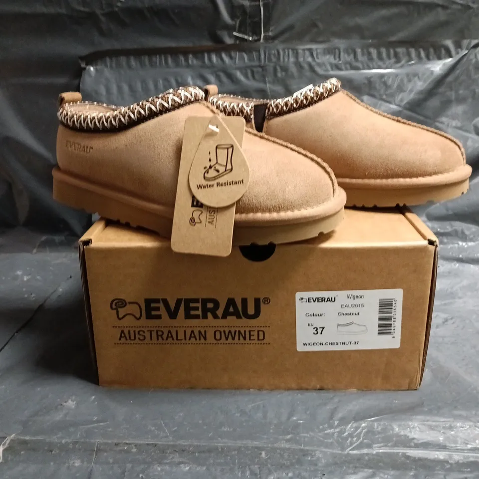 BOXED PAIR OF EVERAU WIGEON SHOES IN CHESTNUT SIZE EU 37
