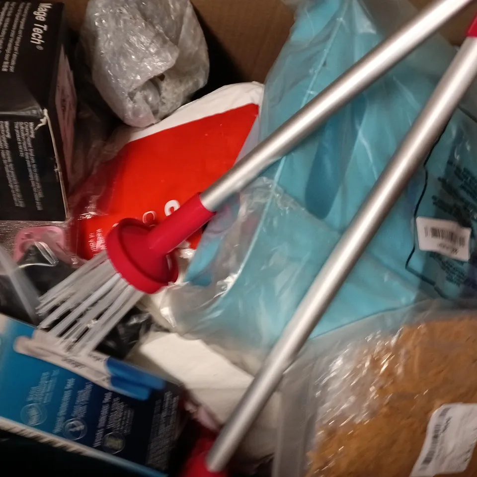 BOX OF APPROXIMATELY 10 ASSORTED HOUSEHOLD ITEMS TO INCLUDE DR243CL PRINTER CARTRIDGE 4-PACK, ETC