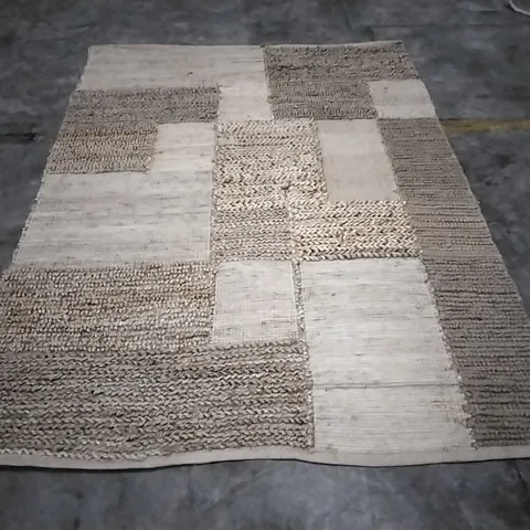 QUALITY DESIGNER RUG APPROXIMATELY  220X160CM 