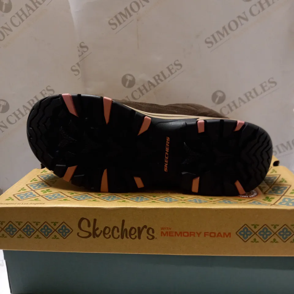 SKECHERS WATERPROOF CHOCOLATE BOOTS - UK SIZE 8