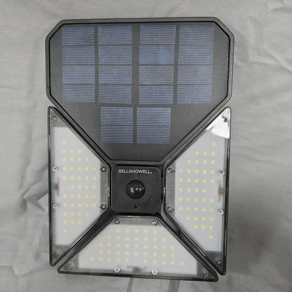 BELL+HOWELL BIONIC SPOTLIGHT TRIO SOLAR POWERED OUTDOOR FLOOD LIGHT