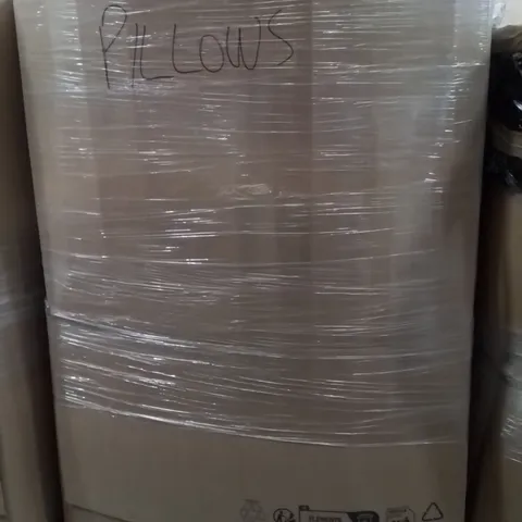 PALLET CONTAINING A LARGE QUANTITY OF PILLOWS 
