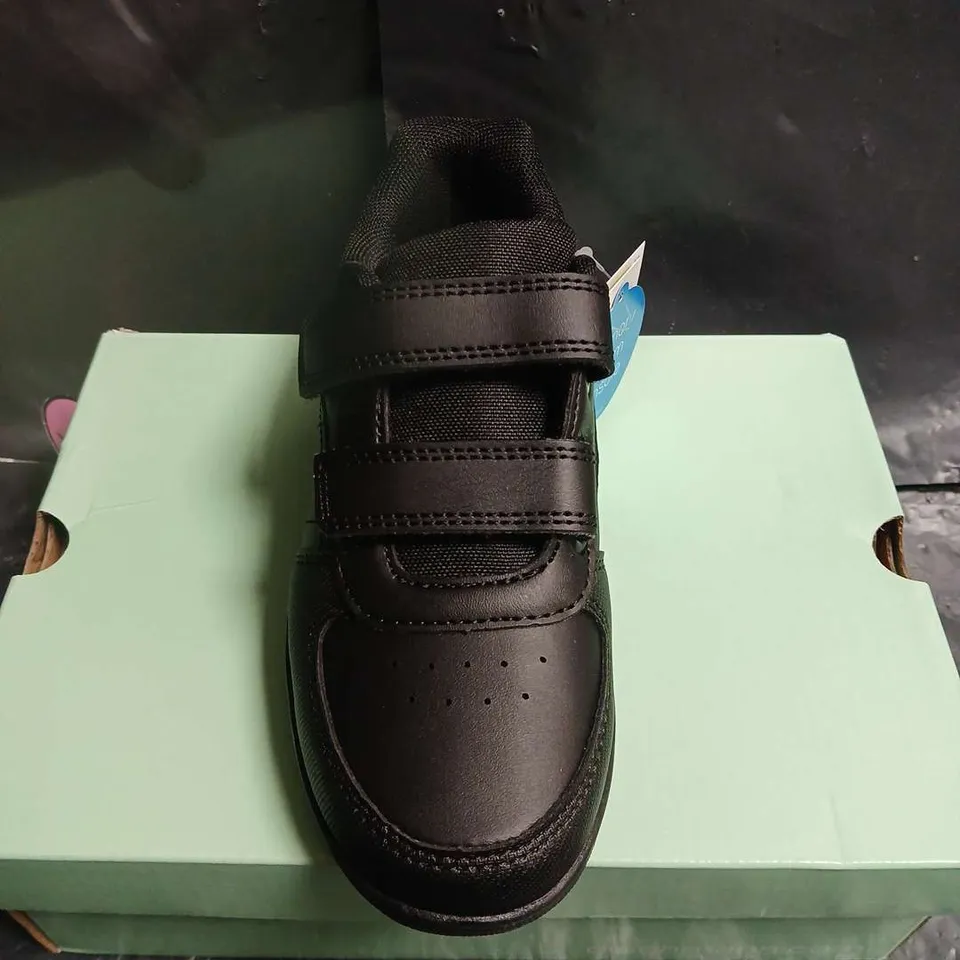 BLACK CHILDREN'S VELCRO-STRAP SNEAKERS – BOXED (DEICHMANN) - UK SIZE 32