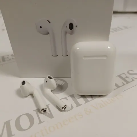 BOXED APPLE AIRPODS