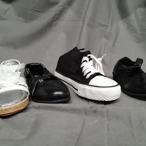 BOX OF APPROX 32 ASSORTED KIDS SHOES IN VARIOUS SIZES & COLOURS