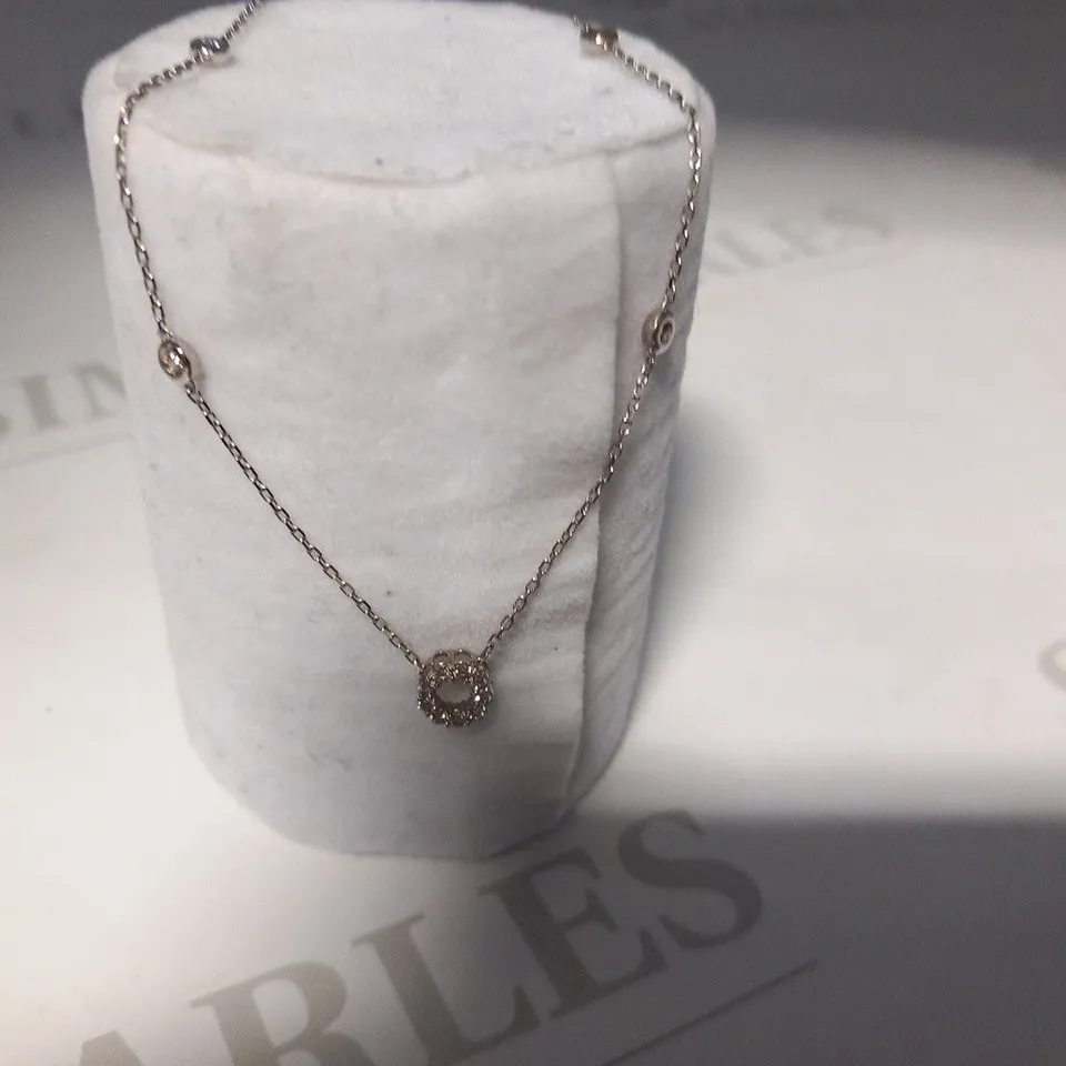 DESIGNER 18CT WHITE GOLD NECKLET