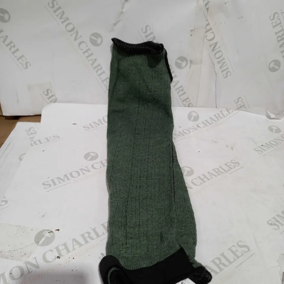 LOT OF APPROXIMATELY 80 TILSATEC RHINO TTP855 CUT 5 21 INCH CUT RESISTANT SLEEVES
