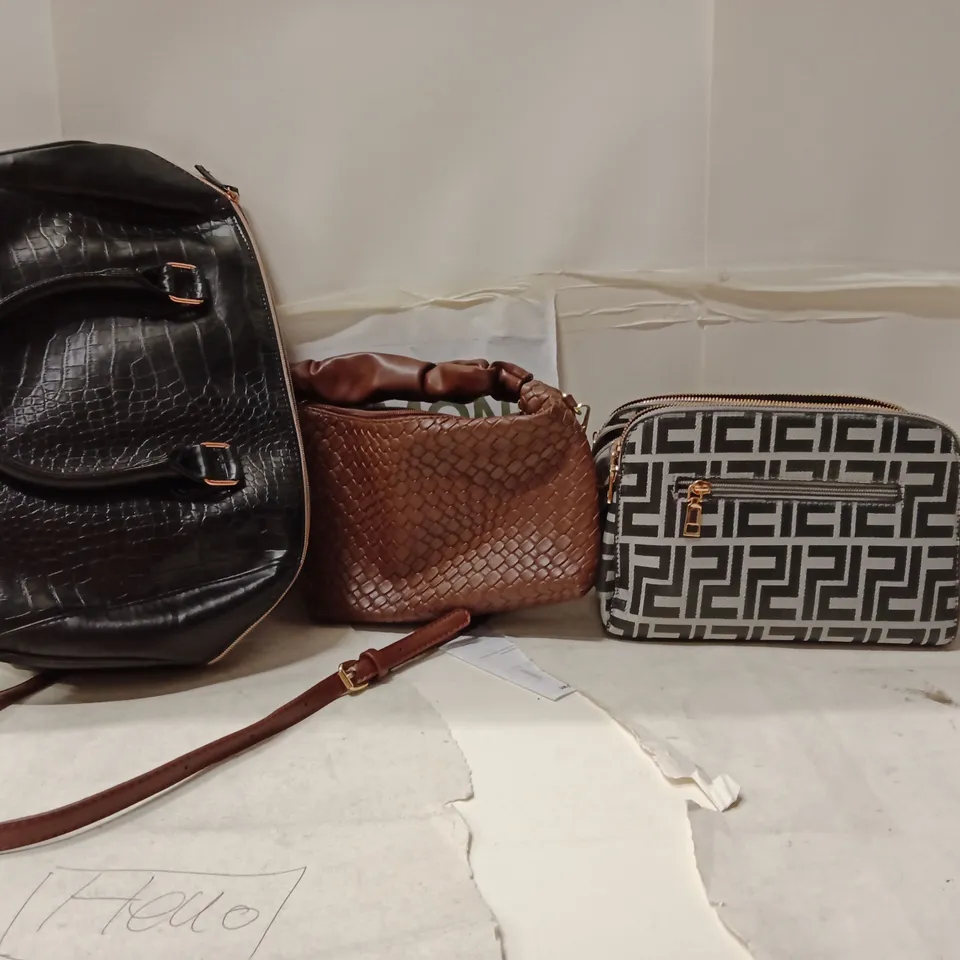 BOX TO CONTAIN WOMENS HANDBAGS AND BACKPACKS